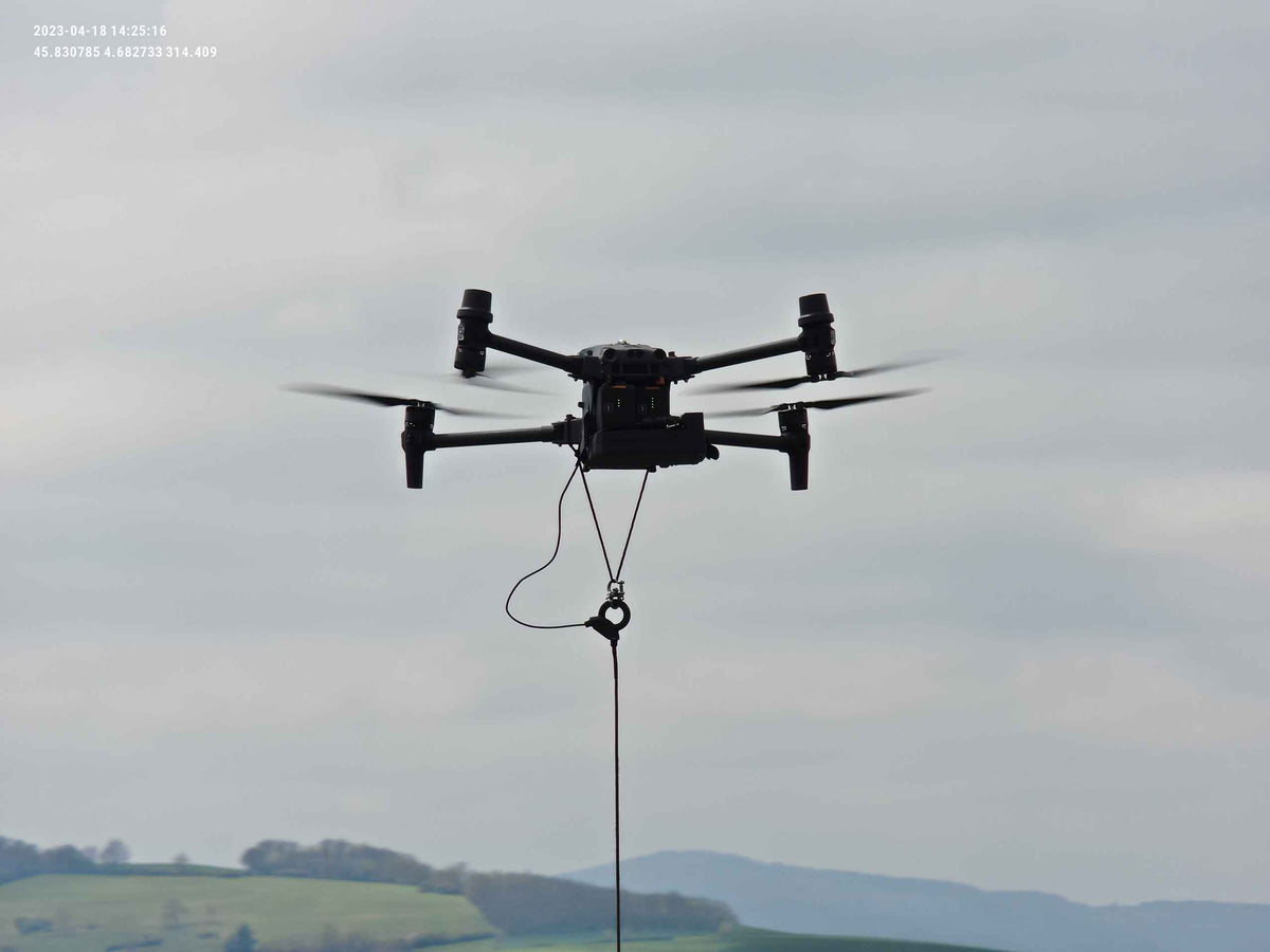 M30 with Elistair tether