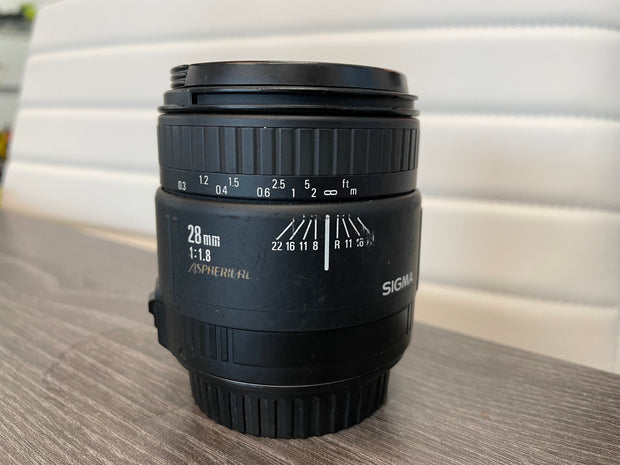 Sigma 28mm f/1.8 D Aspherical High Speed II Autofocus Lens for Nikon {58} (Pre-Owned)